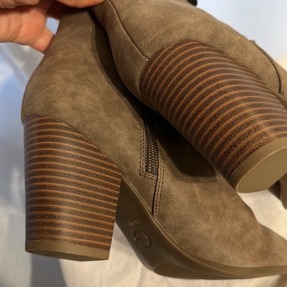 Women’s Guess booties - Picture 5 of 6